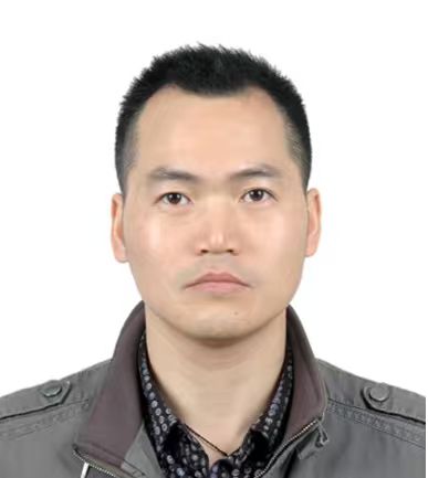 DFT+X能量的线性修正方法及其在铀