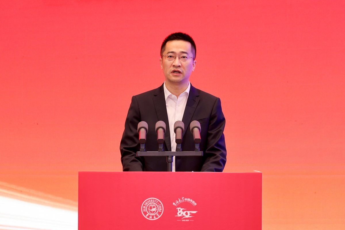 进一步拓宽校地